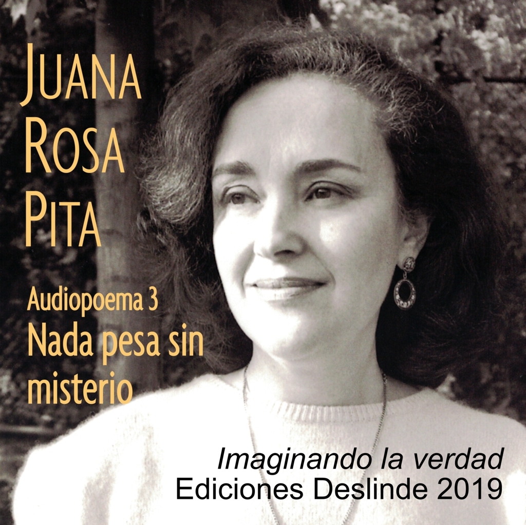 Juana Rosa Pita con pared de fondo.