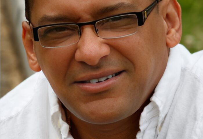 Escritor y cineasta Jorge Enrrique González.