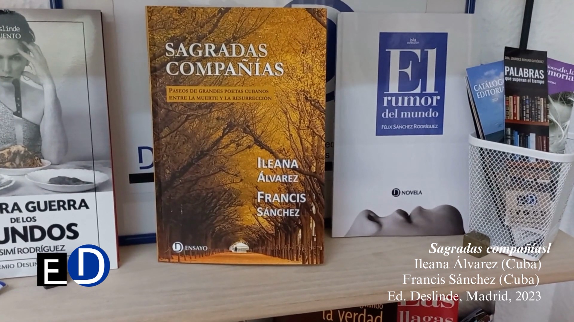 Cubierta del libro "Sagradas compañías" (Ediciones Deslinde, Madrid, 2023), de los escritores cubanos Ileana Álvarez y Francis Sánchez.