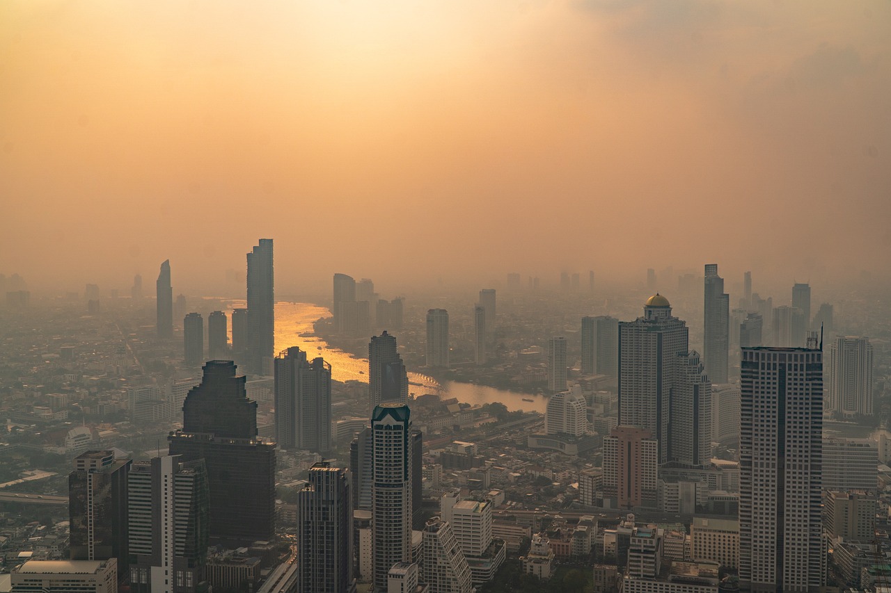 Imagen de la ciudad de Saigón en Viet-Nam, para el poema "Viet-Nam", del libro "Versos de mi silencio" (Ed. Deslinde, Madrid, 2022), de Juan Ruiz de Torres.
